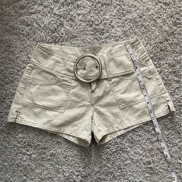 Y2K Vintage Angels 2000s Tan Low-Rise Shorts With Belt - Picture 5 of 7